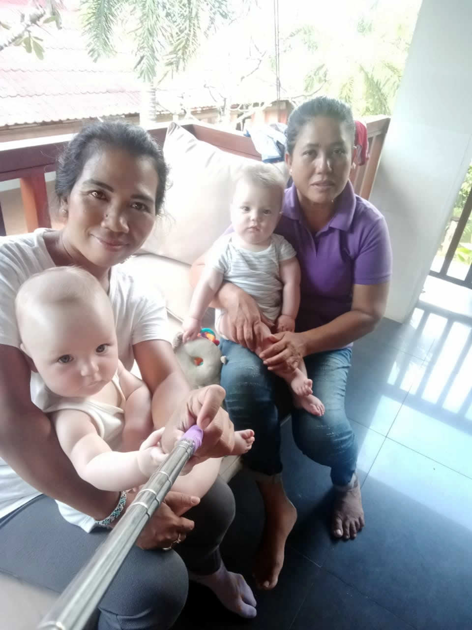 bali nanny with babies